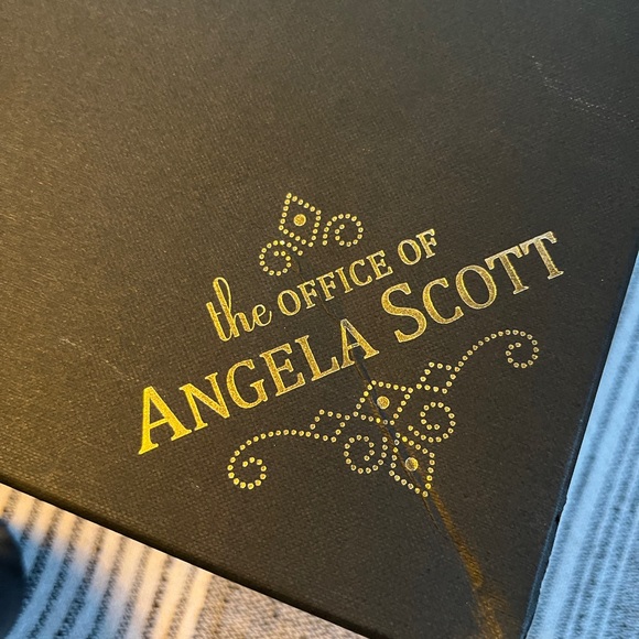 Beautiful EUC The Office of Angela Scott Heeled Oxford - Miss Button Midheel 40W - Picture 4 of 15